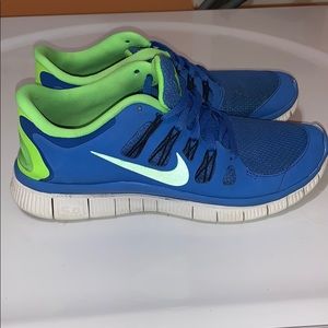 Nike Womens Free Run 5.0 Sneakers